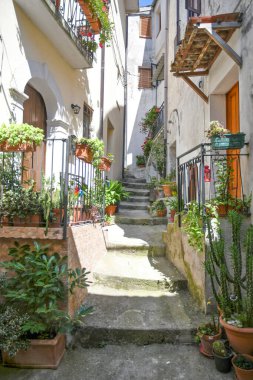 Rivello 'nun tarihi merkezinde bir cadde, İtalya' nın Basilicata bölgesinde bir ortaçağ kasabası..