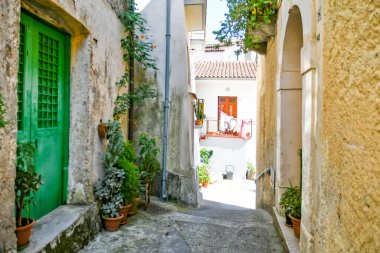 Rivello 'nun tarihi merkezinde bir cadde, İtalya' nın Basilicata bölgesinde bir ortaçağ kasabası..