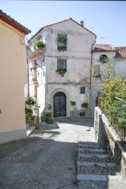 Rivello 'nun tarihi merkezinde bir cadde, İtalya' nın Basilicata bölgesinde bir ortaçağ kasabası..