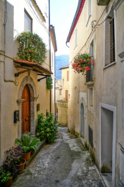 Rivello 'nun tarihi merkezinde bir cadde, İtalya' nın Basilicata bölgesinde bir ortaçağ kasabası..
