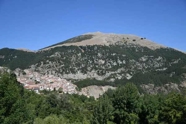 カステルサレーノのパノラマ イタリアのポテンツァ州の古い山間の町 — ストック写真