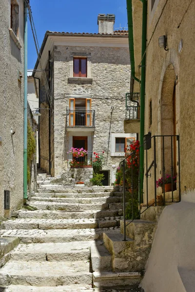 Uma Rua Estreita Civitella Alfedena Uma Cidade Montanhosa Região Abruzzo — Fotografia de Stock