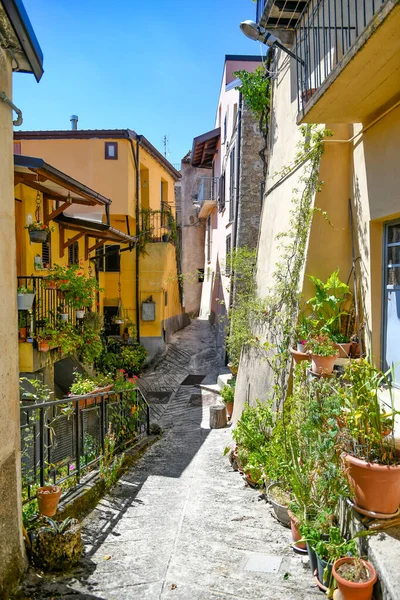 Uma Rua Estreita Entre Casas Antigas Castelluccio Superiore Uma Pequena — Fotografia de Stock