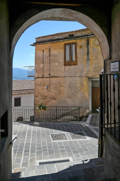 Wąska Uliczka Wśród Starych Domów Castelluccio Superiore Małe Miasteczko Prowincji — Zdjęcie stockowe