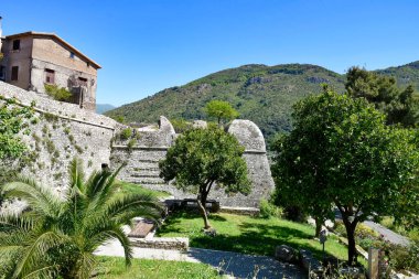 Sermoneta Panoraması, Lazio bölgesinde eski bir kasaba, İtalya.