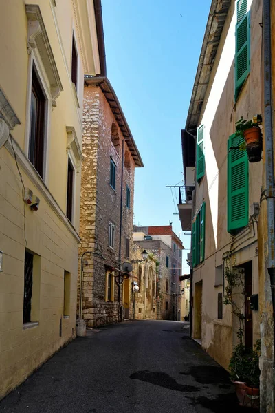 Una Calle Característica Sermoneta Pueblo Medieval Región Del Lacio Italia —  Fotos de Stock