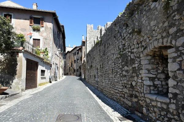 Charakteristická Ulice Sermonetě Středověké Vesnici Regionu Lazio Itálii — Stock fotografie
