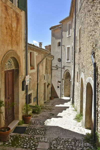 Eine Straße Einer Mittelalterlichen Stadt Von San Donato Val Comino — Stockfoto