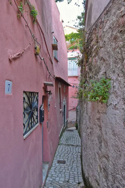 Uma Rua Centro Histórico Gaeta Uma Cidade Medieval Região Lácio — Fotografia de Stock