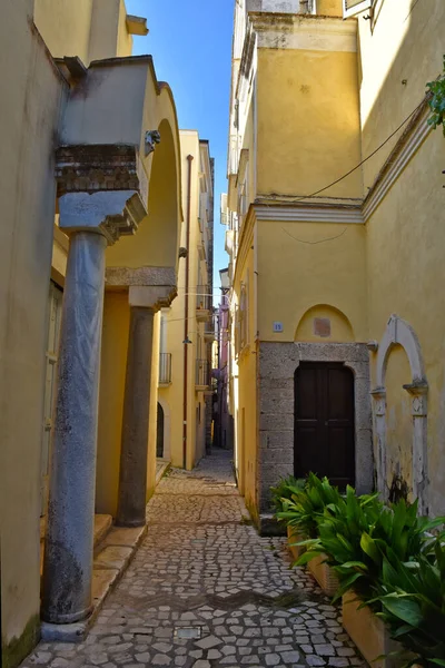 Uma Rua Centro Histórico Gaeta Uma Cidade Medieval Região Lácio — Fotografia de Stock
