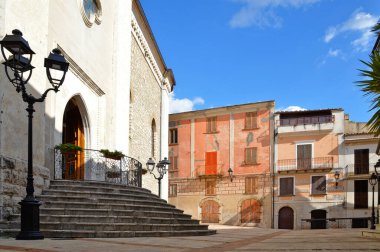 Monteroduni 'de bir sokak, İtalya' nın Molise bölgesinde eski bir kasaba.