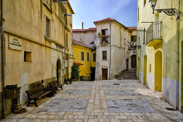 Una Calle Estrecha Contursi Casco Antiguo Provincia Salerno Italia —  Fotos de Stock