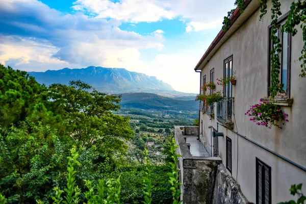 意大利坎帕尼亚地区一个中世纪村庄Contursi的全景 — 图库照片