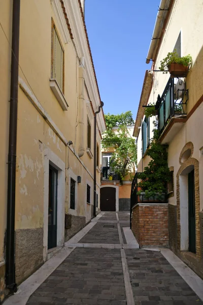 Una Calle Estrecha Ascoli Satriano Casco Antiguo Provincia Foggia Italia — Foto de Stock