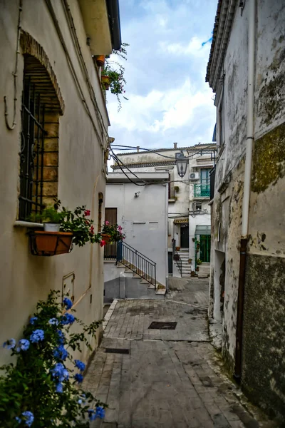 Uma Rua Estreita Lavello Uma Cidade Velha Região Basilicata Itália — Fotografia de Stock