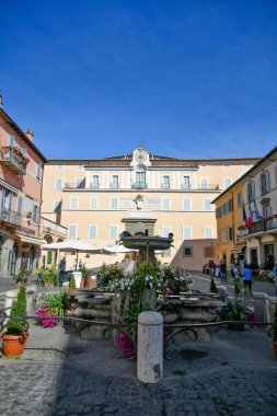 Castel Gandolfo, İtalya, 09 / 23 / 2021. Roma vilayetindeki Papa 'nın sarayının önündeki meydan..