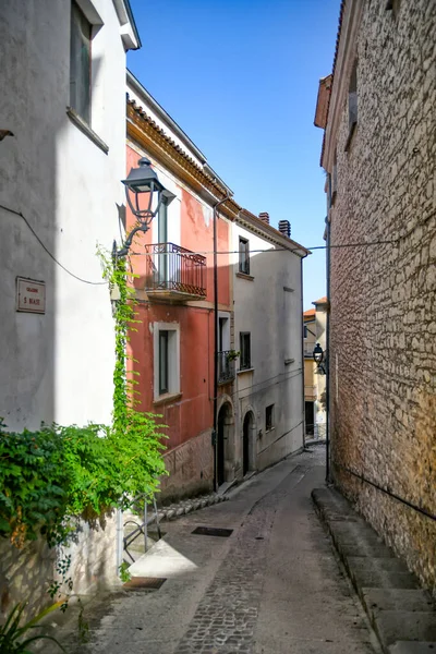 Uma Rua Estreita Monteroduni Uma Cidade Medieval Região Molise Itália — Fotografia de Stock