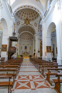 Altavilla Irpina, İtalya, 11 Ekim 2025. Avellino ilindeki bir köyde bir kilisenin içinde..