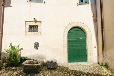 Rocca d 'Arce' de eski bir ev, İtalya 'nın Frosinone eyaletinde bir ortaçağ kasabası..