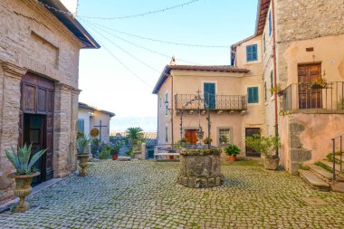 Capranica Prenestina 'da dar bir sokak, İtalya' nın Roma eyaletinde küçük bir kasaba..