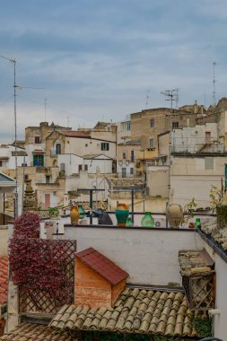 Gravina 'daki eski binaların manzarası, Puglia' da küçük bir kasaba, Bari, İtalya.
