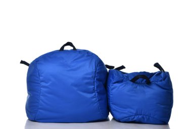 Duyusal entegrasyon ve gelişim için eşsiz bir koza topu şekilli araç, duyusal yumurtayı asmak için iki sağlam sapla donatılmış..