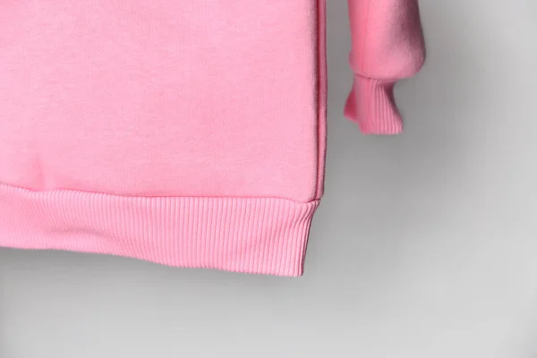 핑크 색 스웨트 셔츠 후드를 클로즈업하고. — 스톡 사진