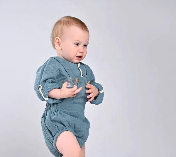 The crying boy, on white background, with empty place for your text — Stock Photo, Image