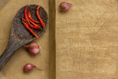 Chilies, soğan, sarımsak, baharat, mutfak eşyaları, döşeme yüzeyler,.