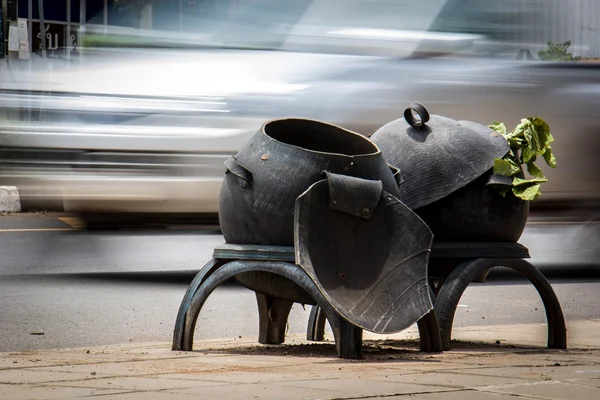 쓰레기는 차도 속도. — 스톡 사진
