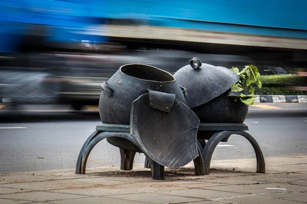 Trash the driveway speeds. — Stock Photo, Image