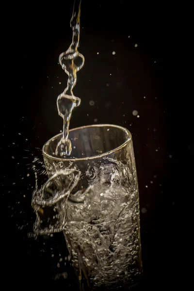 Clear water splash on black background Vintage Style — Stock Photo, Image