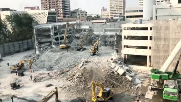 Demolición Obras Construcción Destrozar Antiguo Edificio Montón Escombros Edificio Desmantelado — Vídeos de Stock