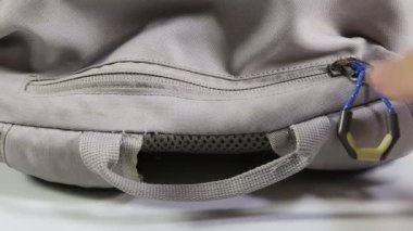El fermuarları ve fermuarlar siyah naylon spor çantalar..