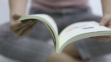 Bir Kitabın El Değiştirme Sayfaları, Kapatın.