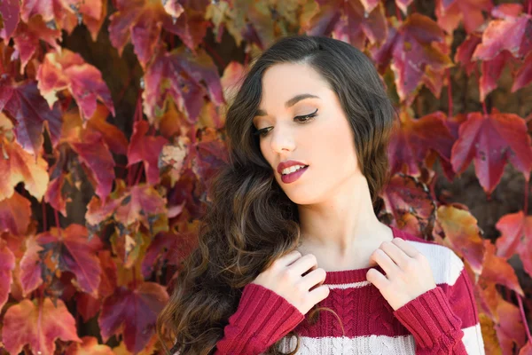 Beauty Fashion Model Girl with Autumnal Make up — Stock Photo, Image