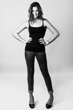 Rahat kıyafetler giyen kadın, moda, model