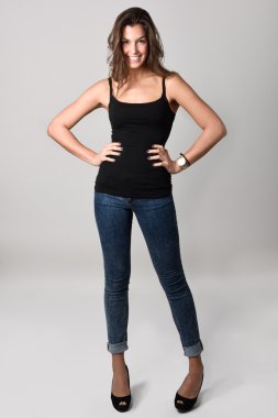 Rahat kıyafetler giyen kadın, moda, model