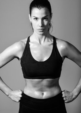 Siyah spor giyim giyen kadın, kişisel antrenör,