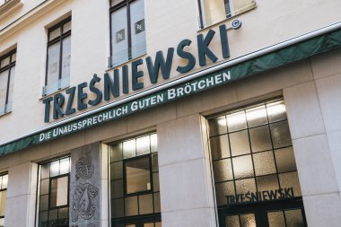 Viyana, Avusturya - 19 Aralık 2020: Trzesniewski Büfesi Geleneksel Sandviçler.