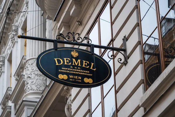 Viena Austria Diciembre 2020 Demel Confectioner Street Sign Famoso Proveedor —  Fotos de Stock