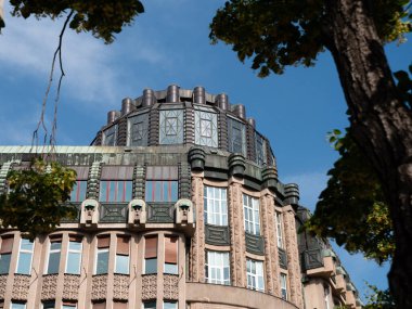 Prag, Çek Cumhuriyeti - 4 Temmuz 2021: Wenceslas Meydanı 'ndaki Supich House Geometric Art Nouveau Building veya Palace.