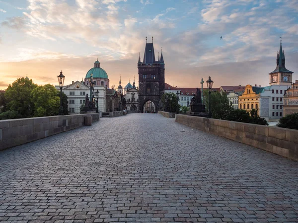 Karlsbron Eller Karluv Mest Prag Tomt Vid Soluppgången Sommarmorgon — Stockfoto