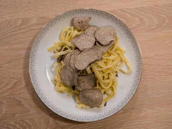 Tagliatelle al Tartufo Nero, Siyah Mantarlı Makarna Üst Görünümü