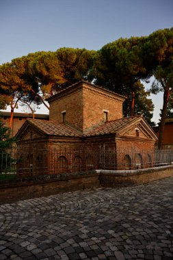 Galla Placidia 'nın Ravenna' daki mozolesi. İtalya Sabah Dış Binası.