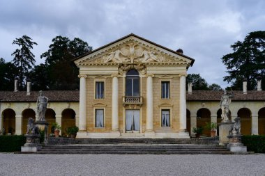 Maser, İtalya - 26 Eylül 2025: Villa Maser veya Villa Barbaro Renaissance Building Exterior - Andrea Palladio