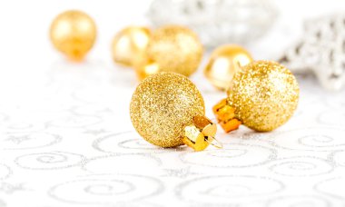 Noel balolarını kapatın.