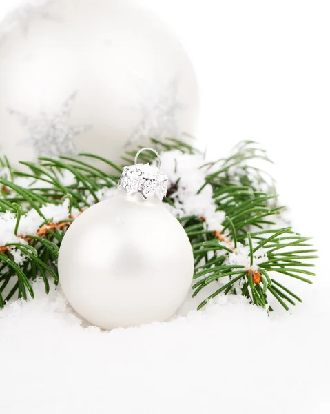 Bolas de Natal com neve — Fotografia de Stock