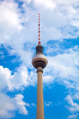 Berlin, Almanya 'daki Alexanderplatz' da bulunan TV kulesi.