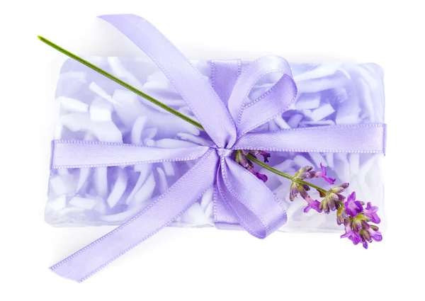 Natural herbal lavender soap with fresh blossoms isolated on whi — Stock Photo, Image